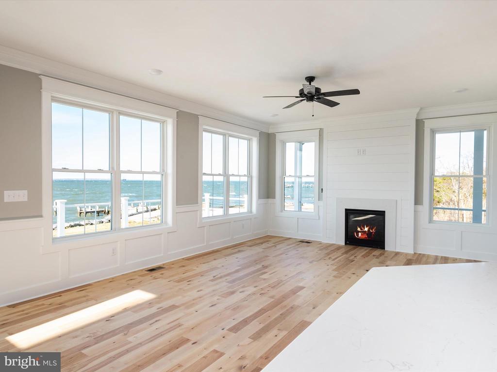 100 Beachside Dr