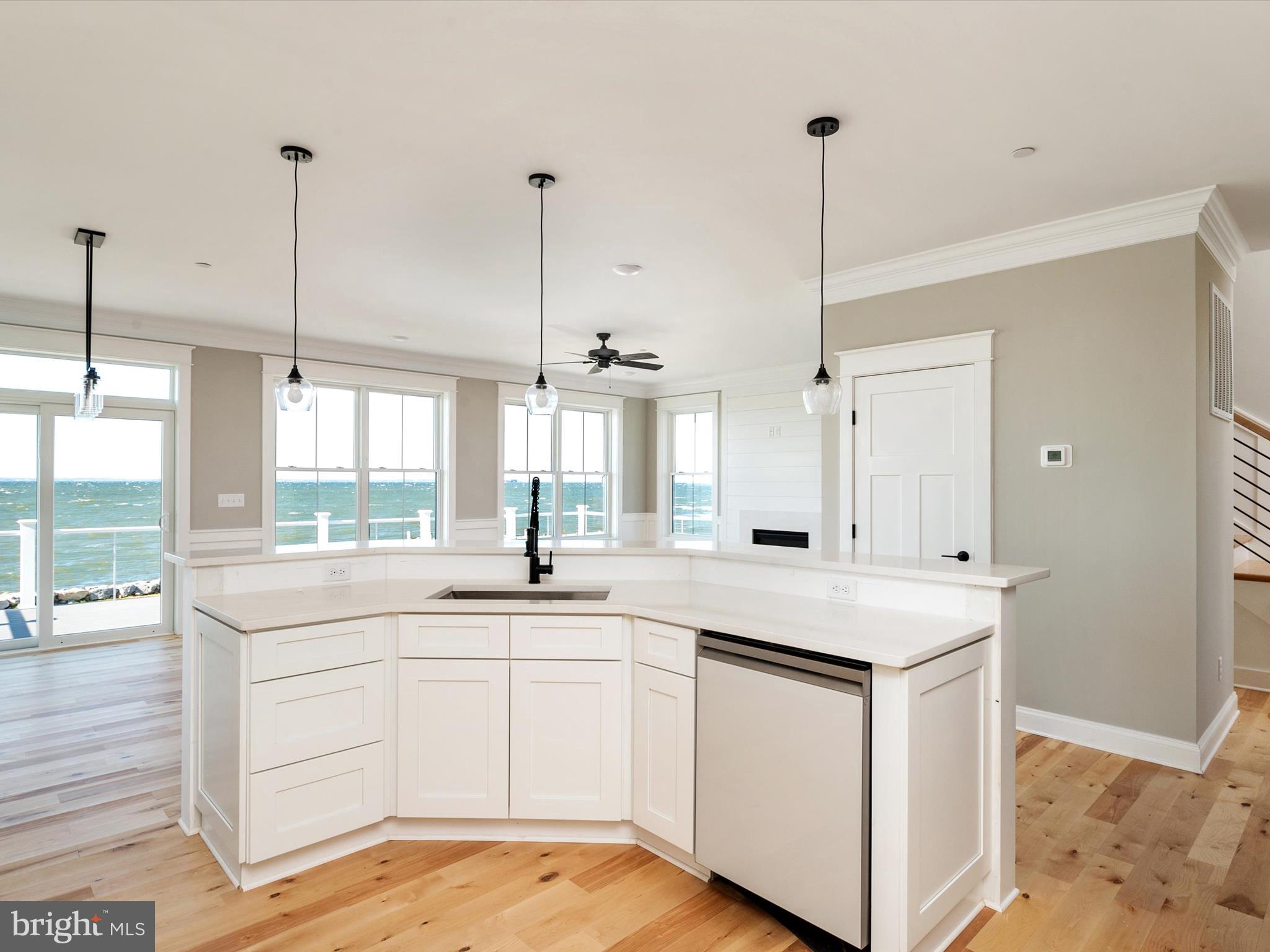 100 Beachside Dr