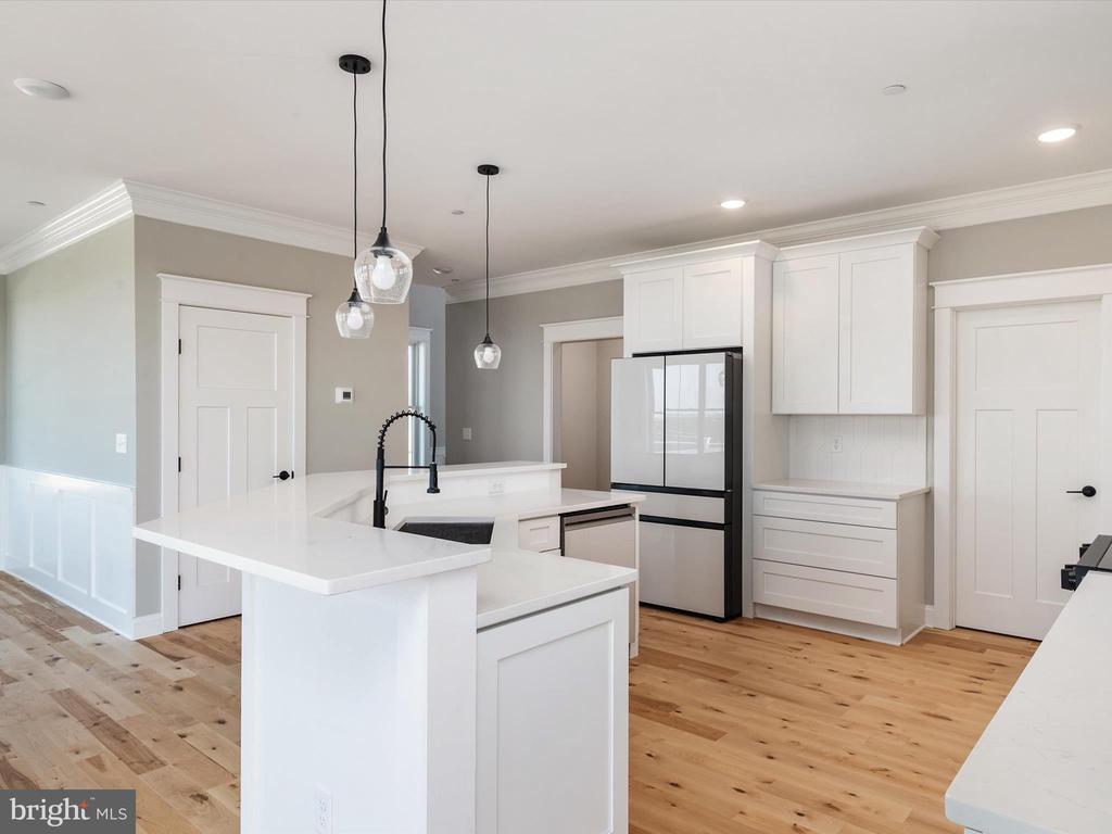 100 Beachside Dr