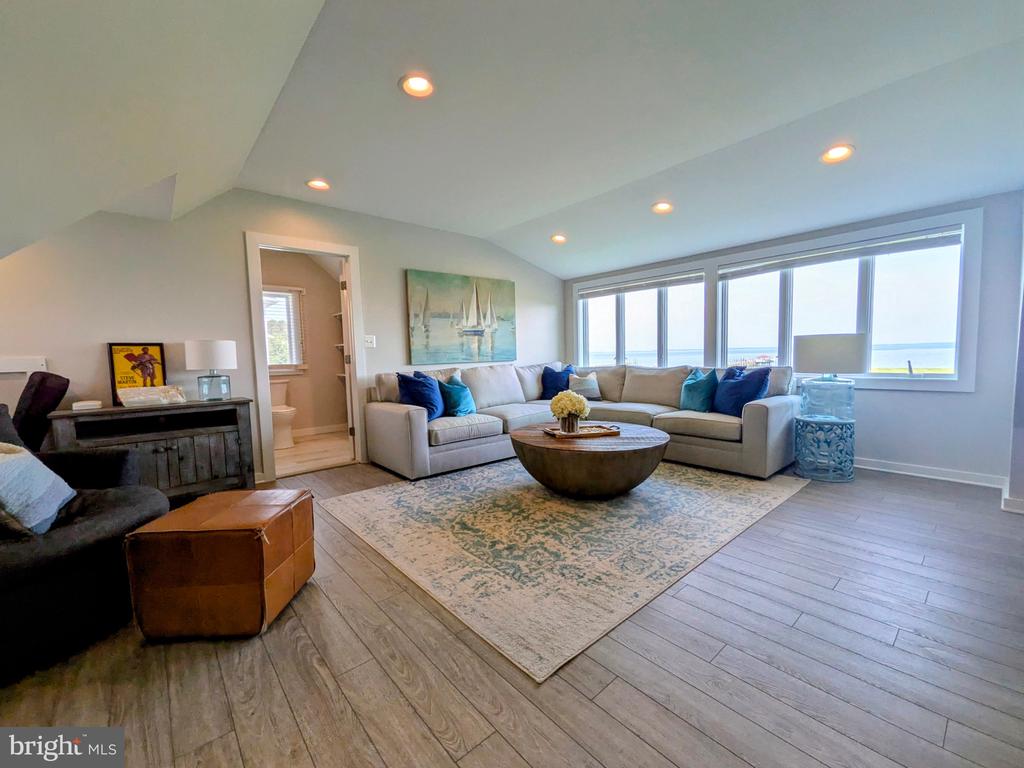 252 EARECKSON LANE