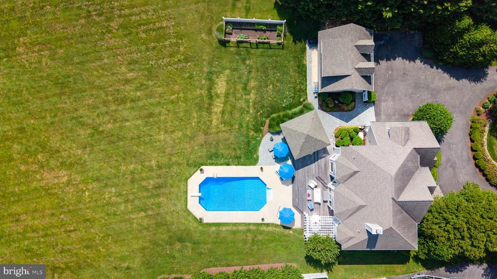 252 EARECKSON LANE