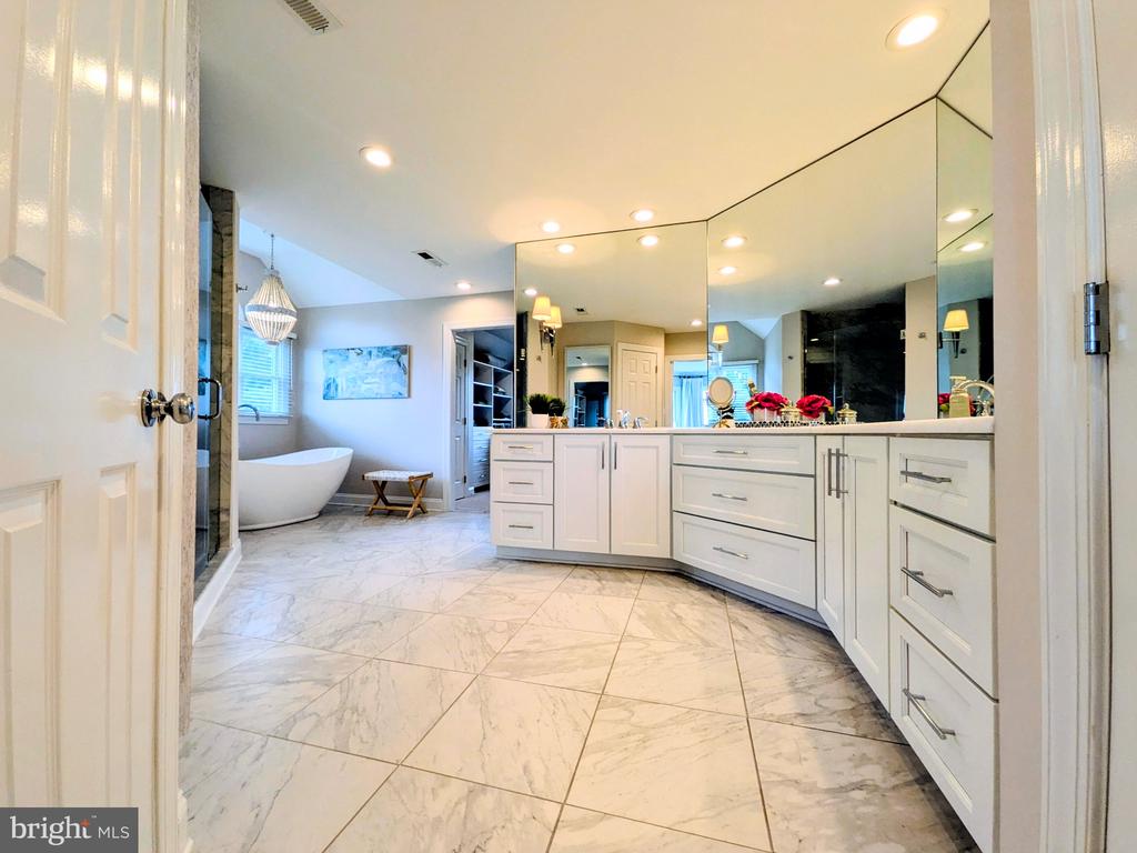 252 EARECKSON LANE