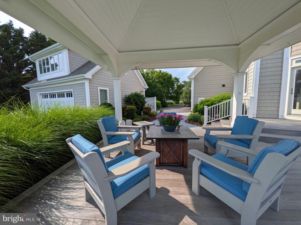 252 EARECKSON LANE