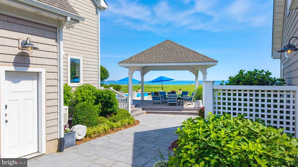252 EARECKSON LANE