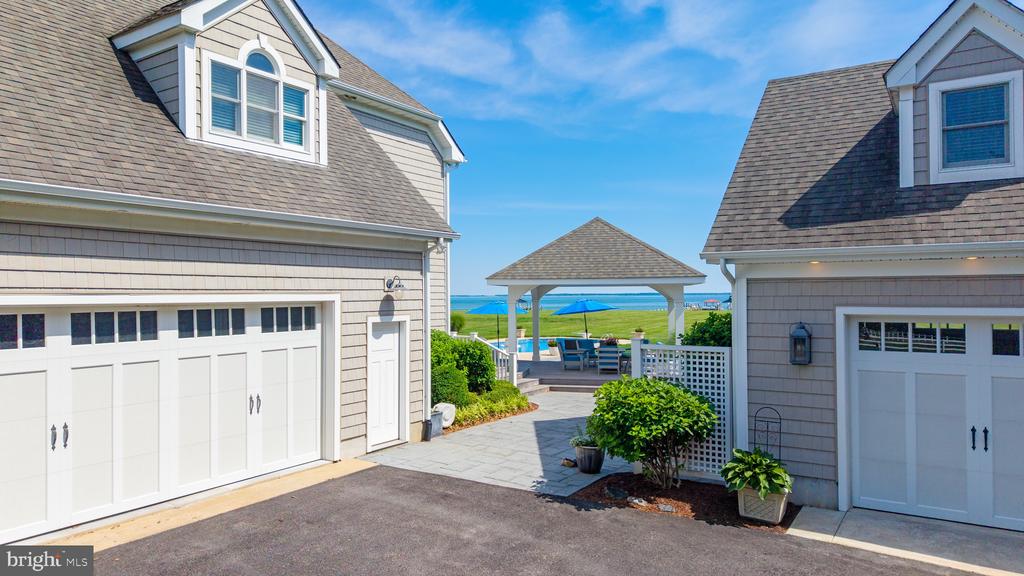 252 EARECKSON LANE