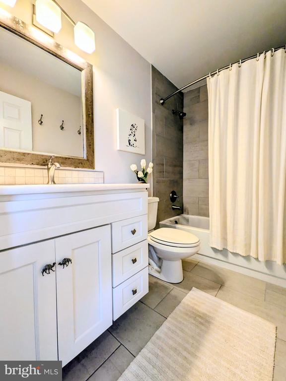 252 EARECKSON LANE