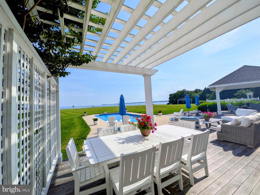 252 EARECKSON LANE