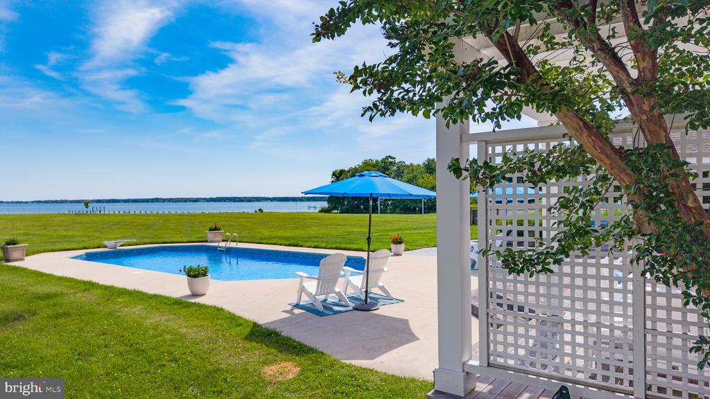 252 EARECKSON LANE