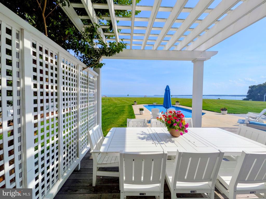 252 EARECKSON LANE