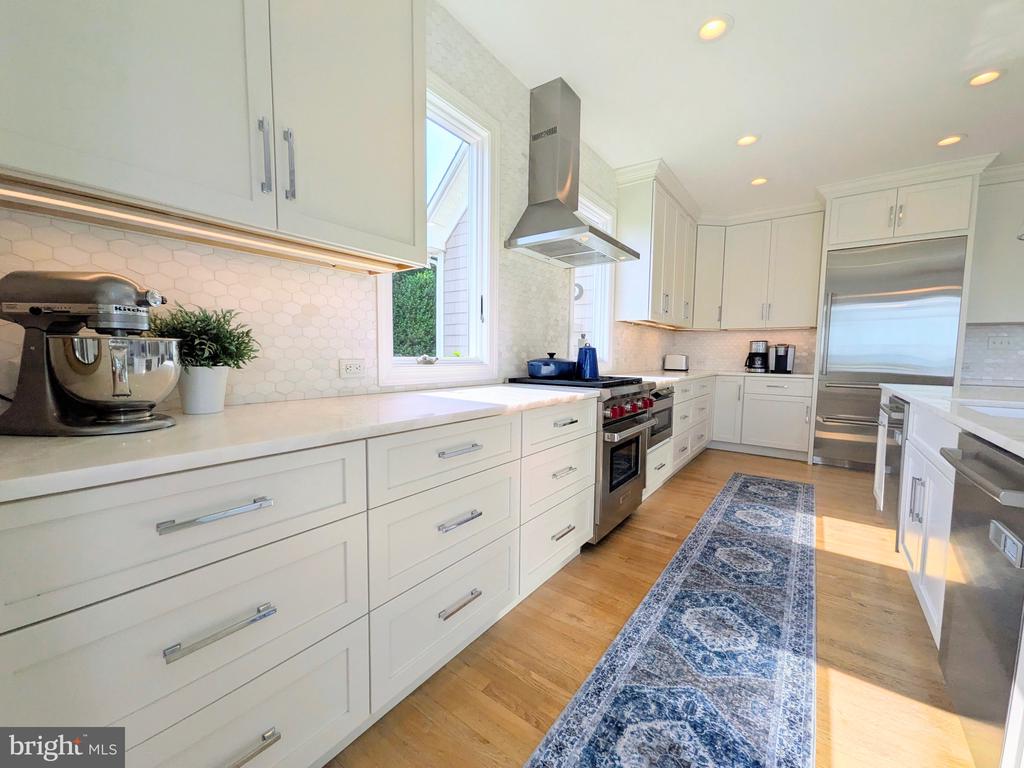 252 EARECKSON LANE