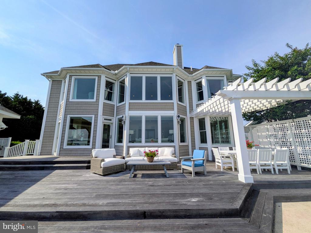 252 EARECKSON LANE