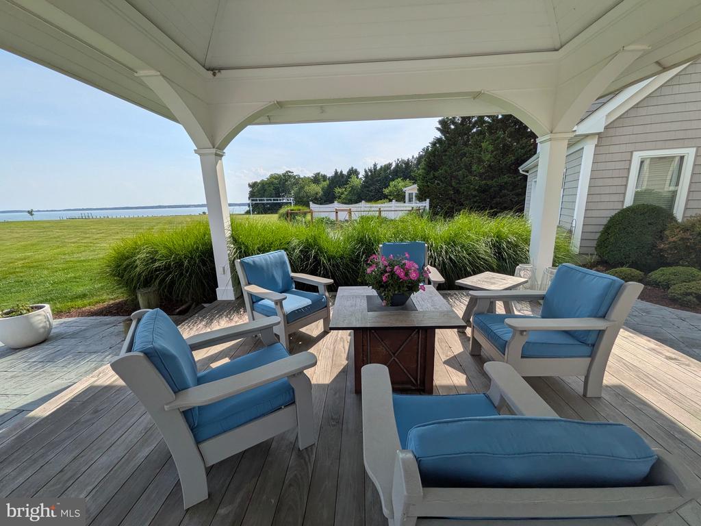 252 EARECKSON LANE