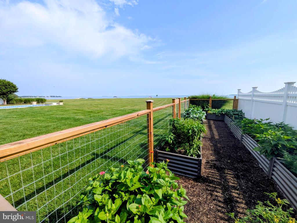 252 EARECKSON LANE