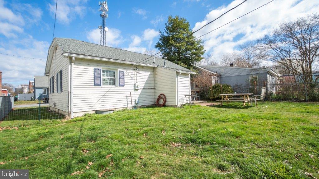 408 Winton Ave