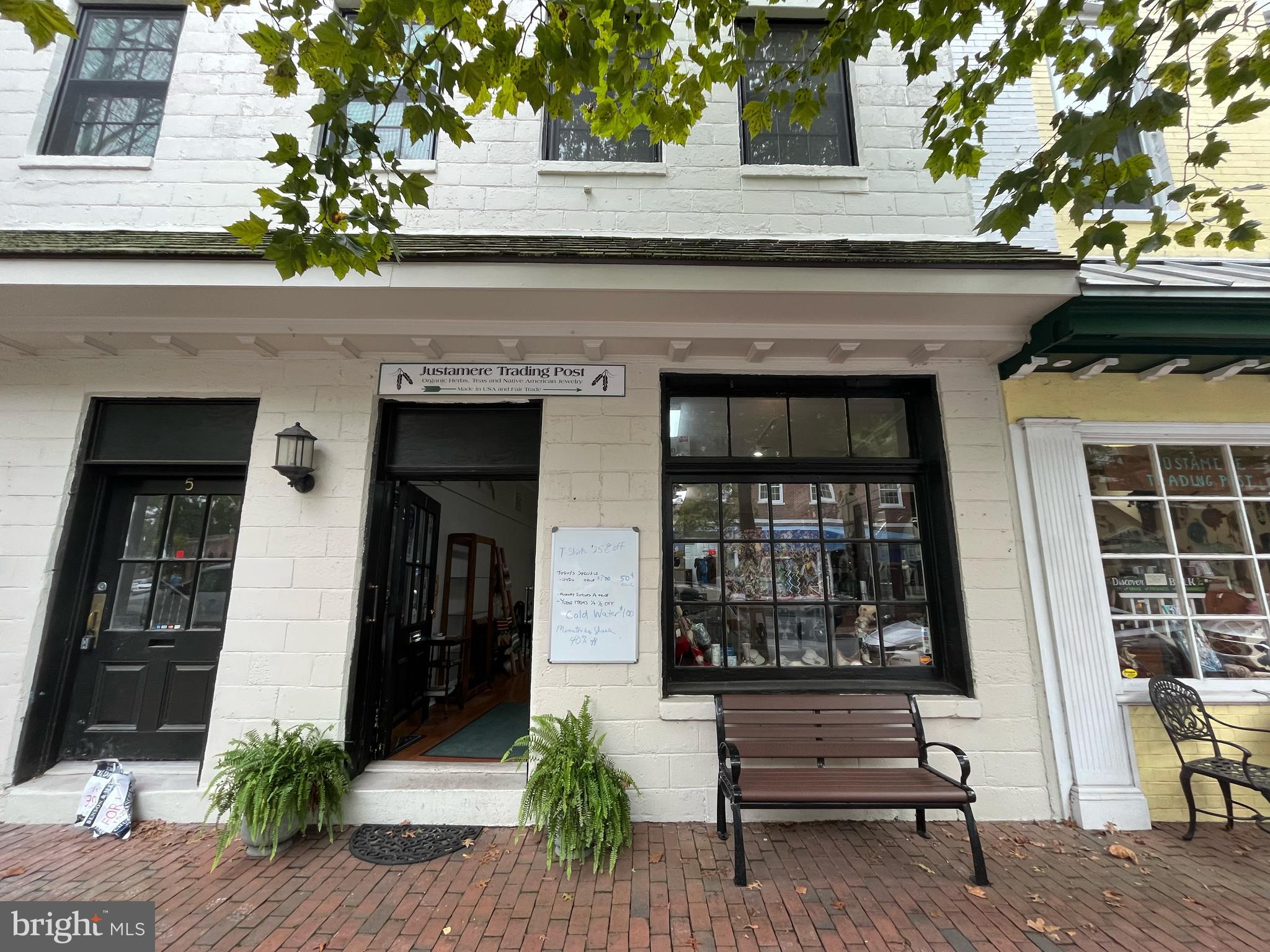 7 N Harrison St