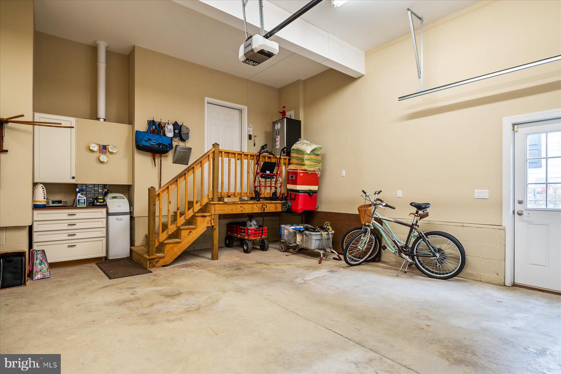 109 W Marengo St