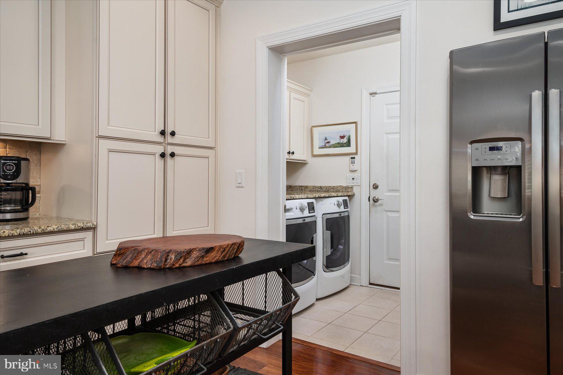 109 W Marengo St
