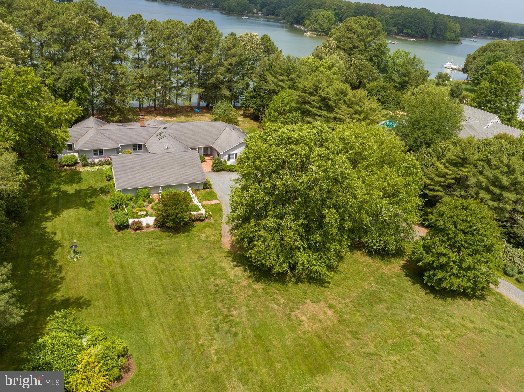 5560 Heron Point Rd