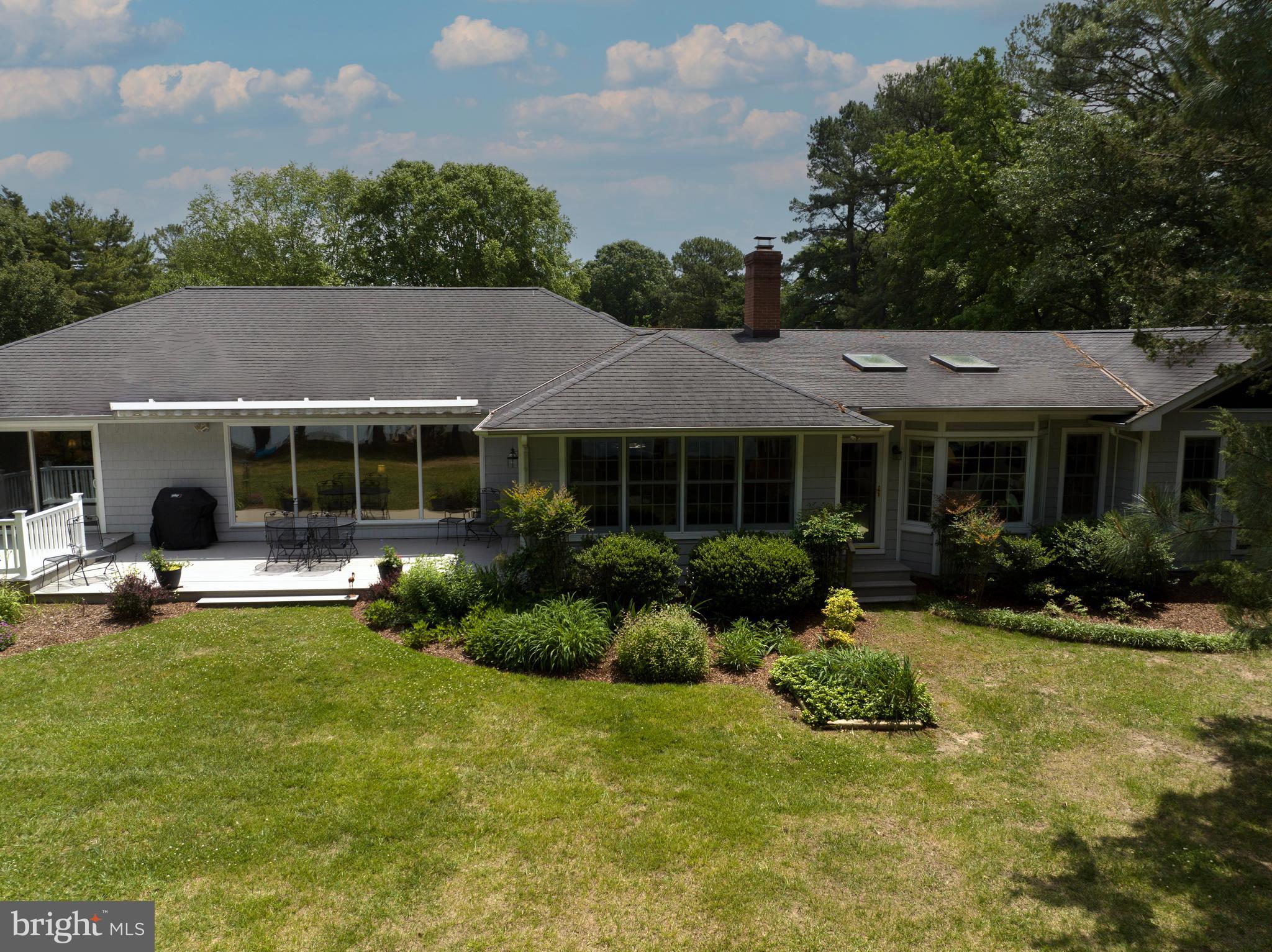 5560 Heron Point Rd