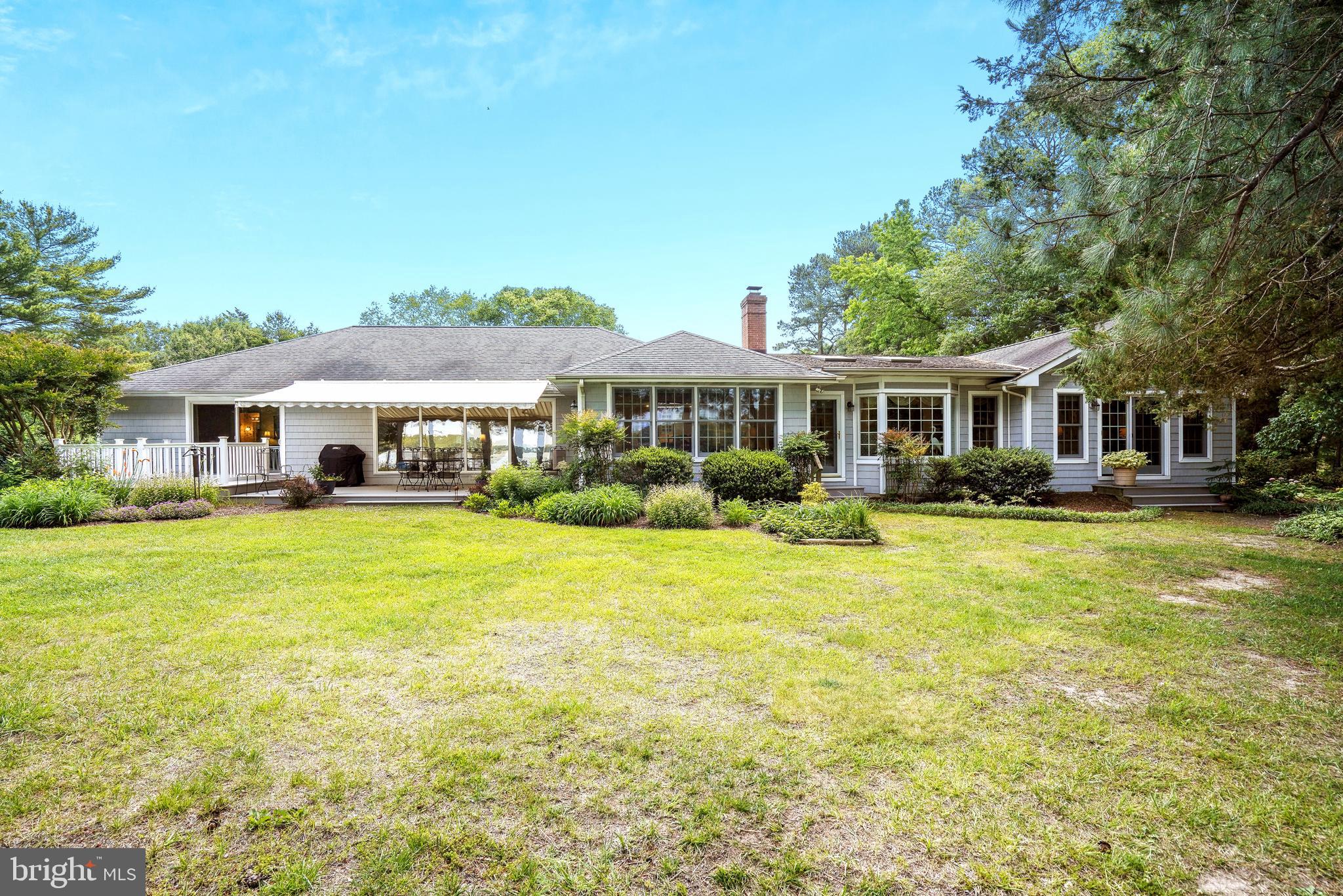5560 Heron Point Rd