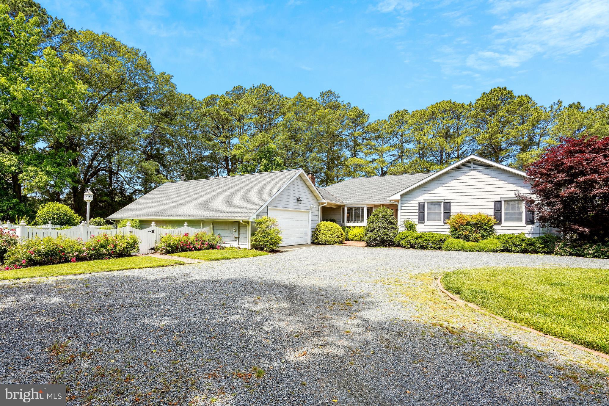 5560 Heron Point Rd