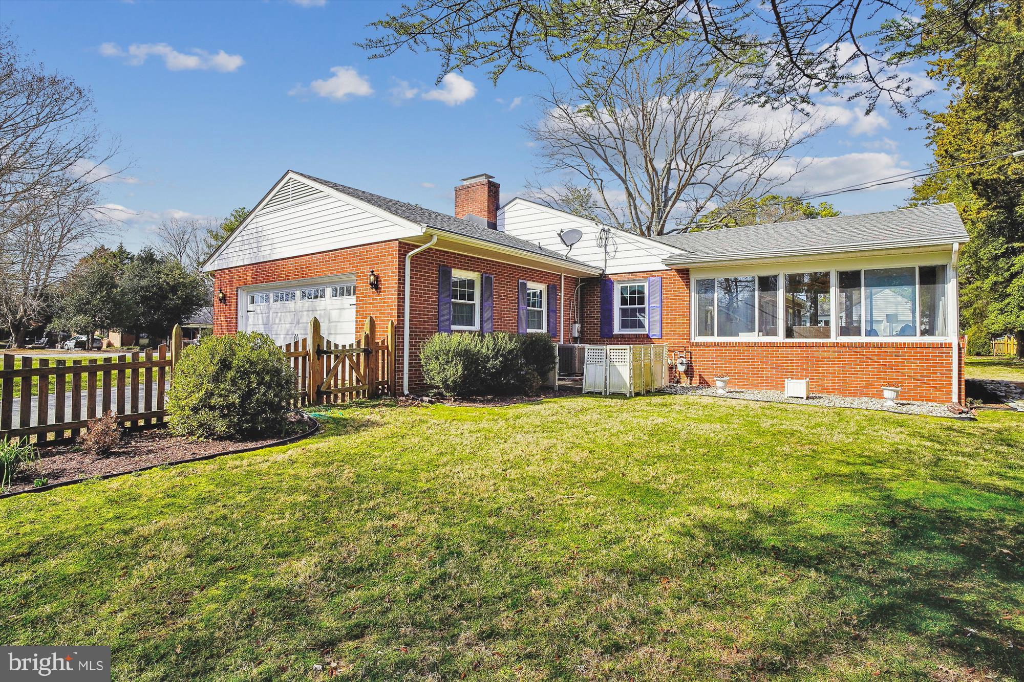 532 TRIPPE AVE