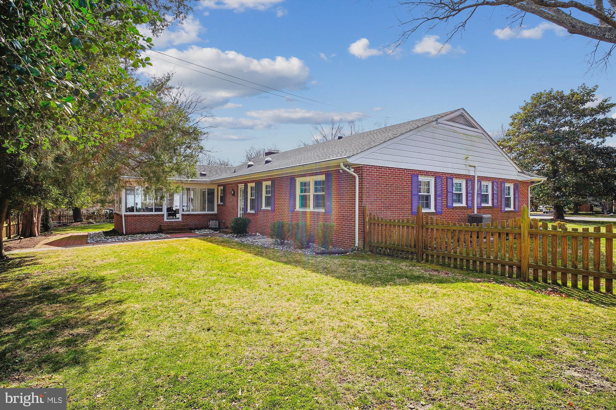 532 TRIPPE AVE