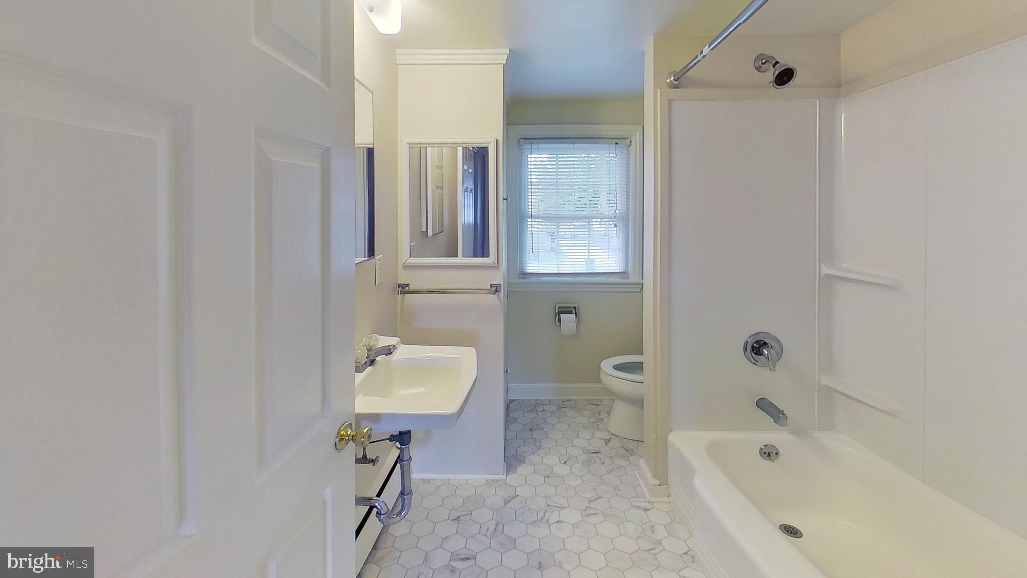 639 Elizabeth St #1