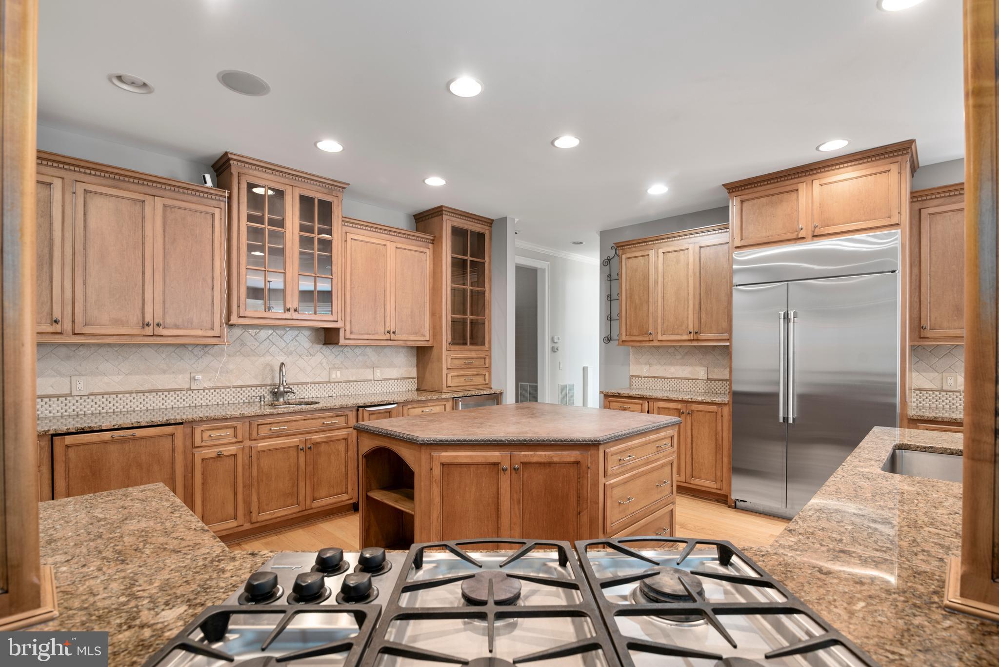 28157 Canterbury Ct