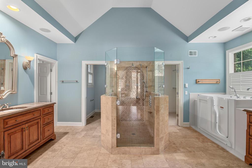 28157 Canterbury Ct