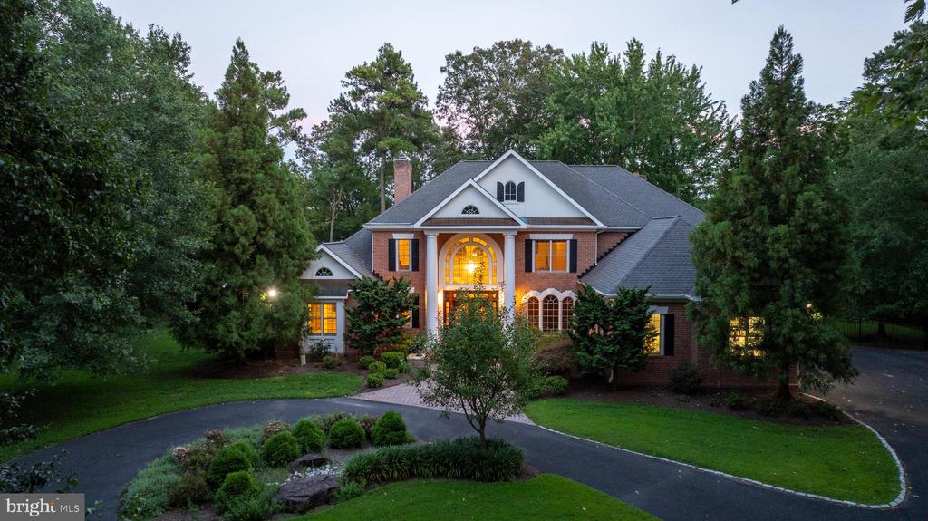28157 Canterbury Ct
