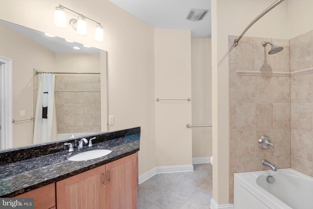 28157 Canterbury Ct
