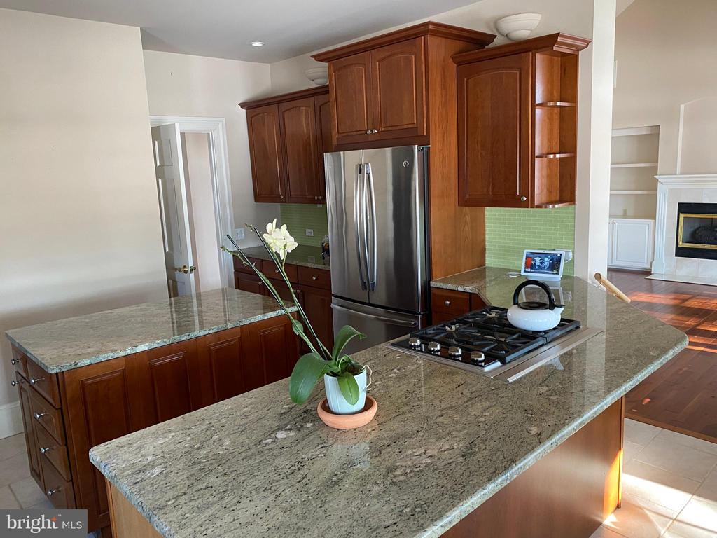28515 Clubhouse Dr #28515