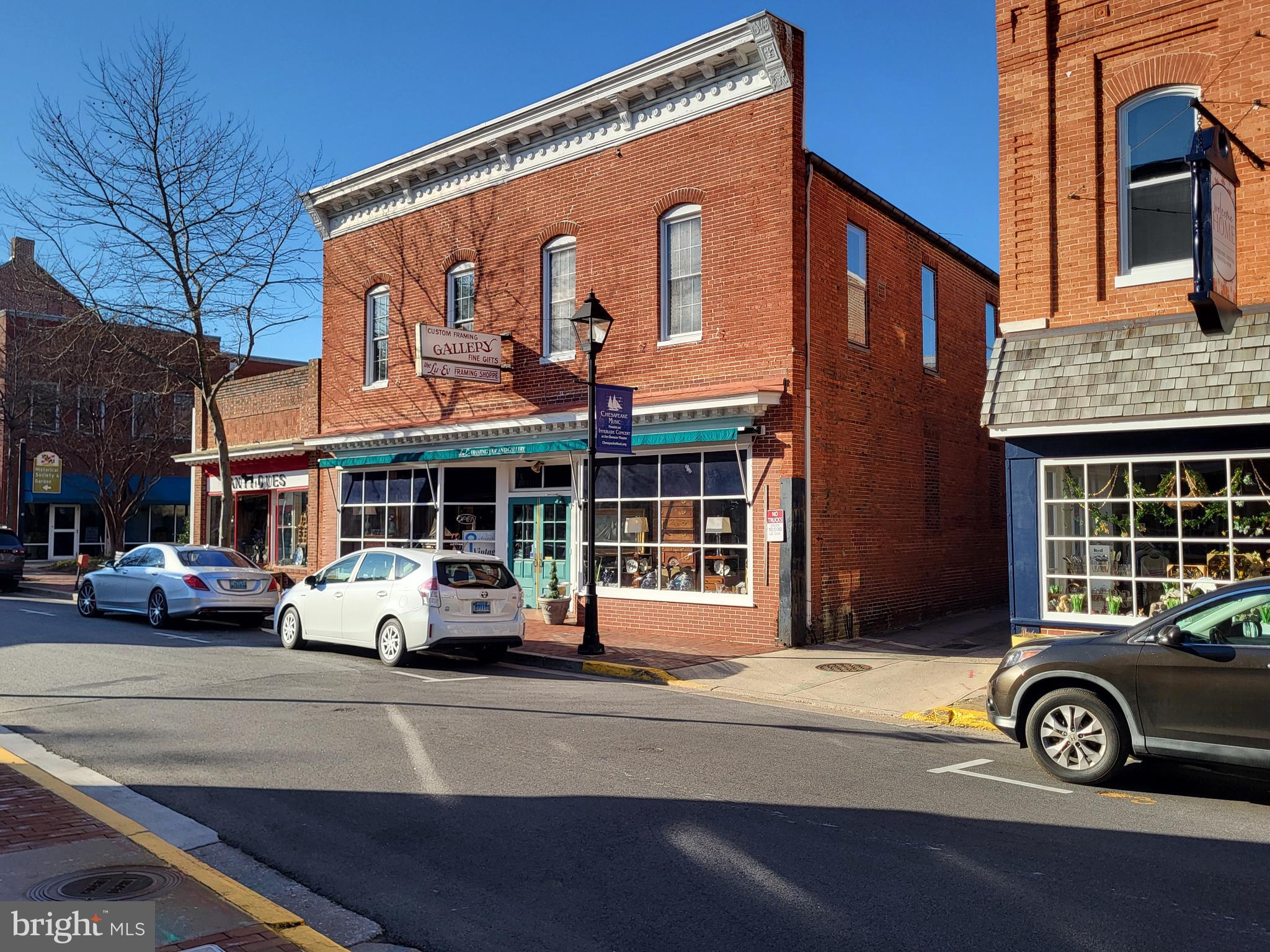 25 E DOVER STREET 25 / 27