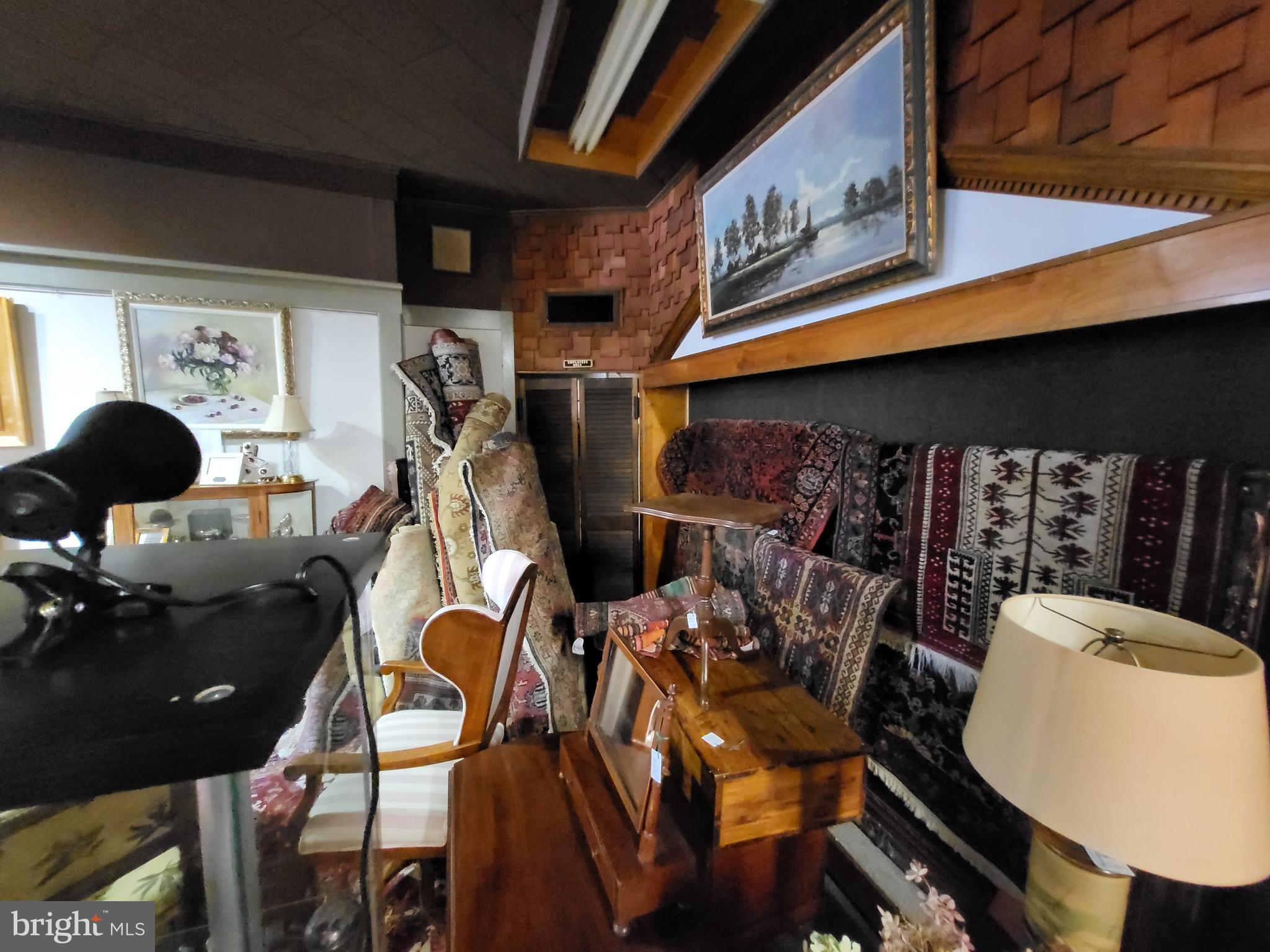 25 E DOVER STREET 25 / 27