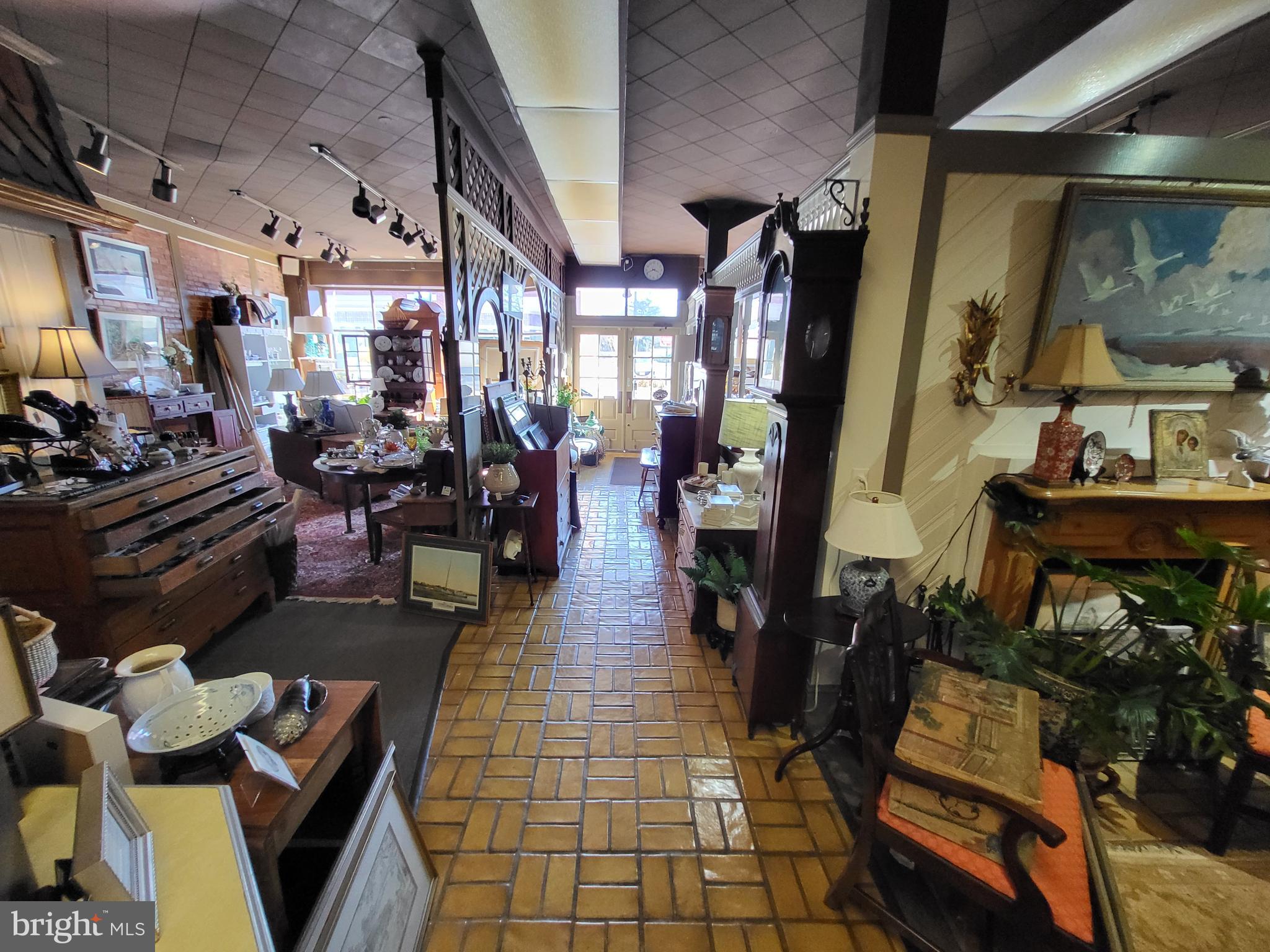 25 E DOVER STREET 25 / 27