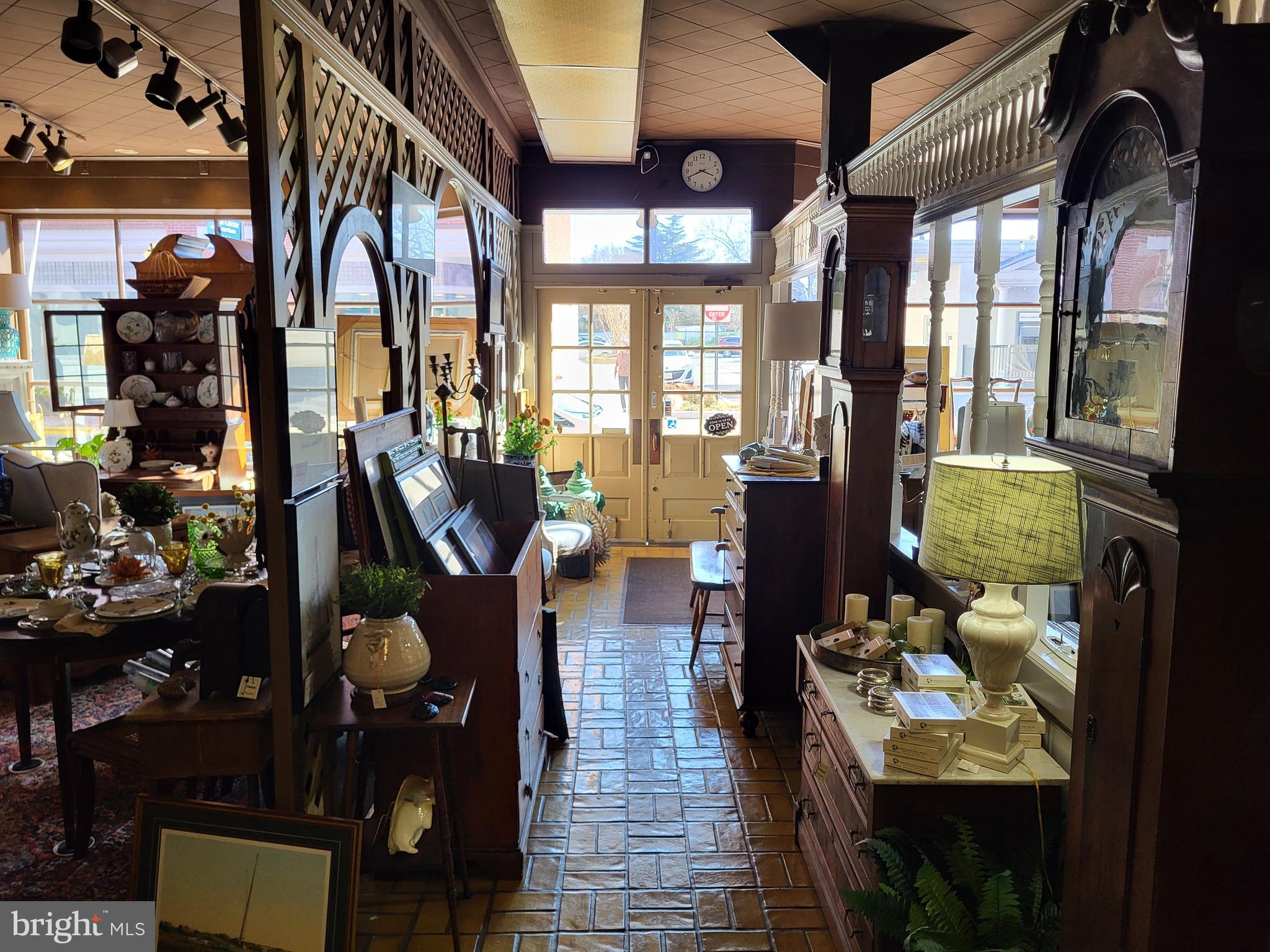 25 E DOVER STREET 25 / 27