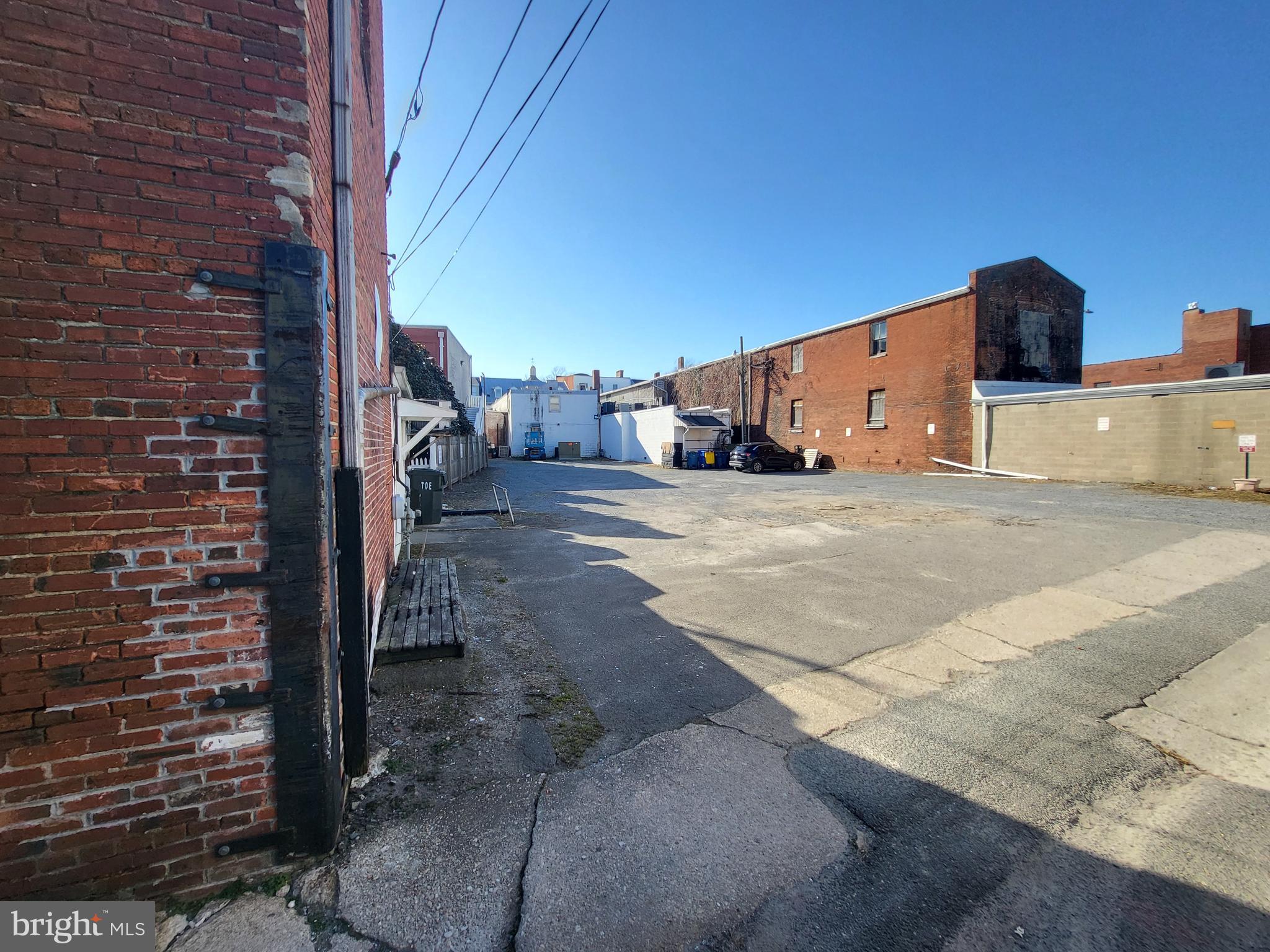 25 E DOVER STREET 25 / 27