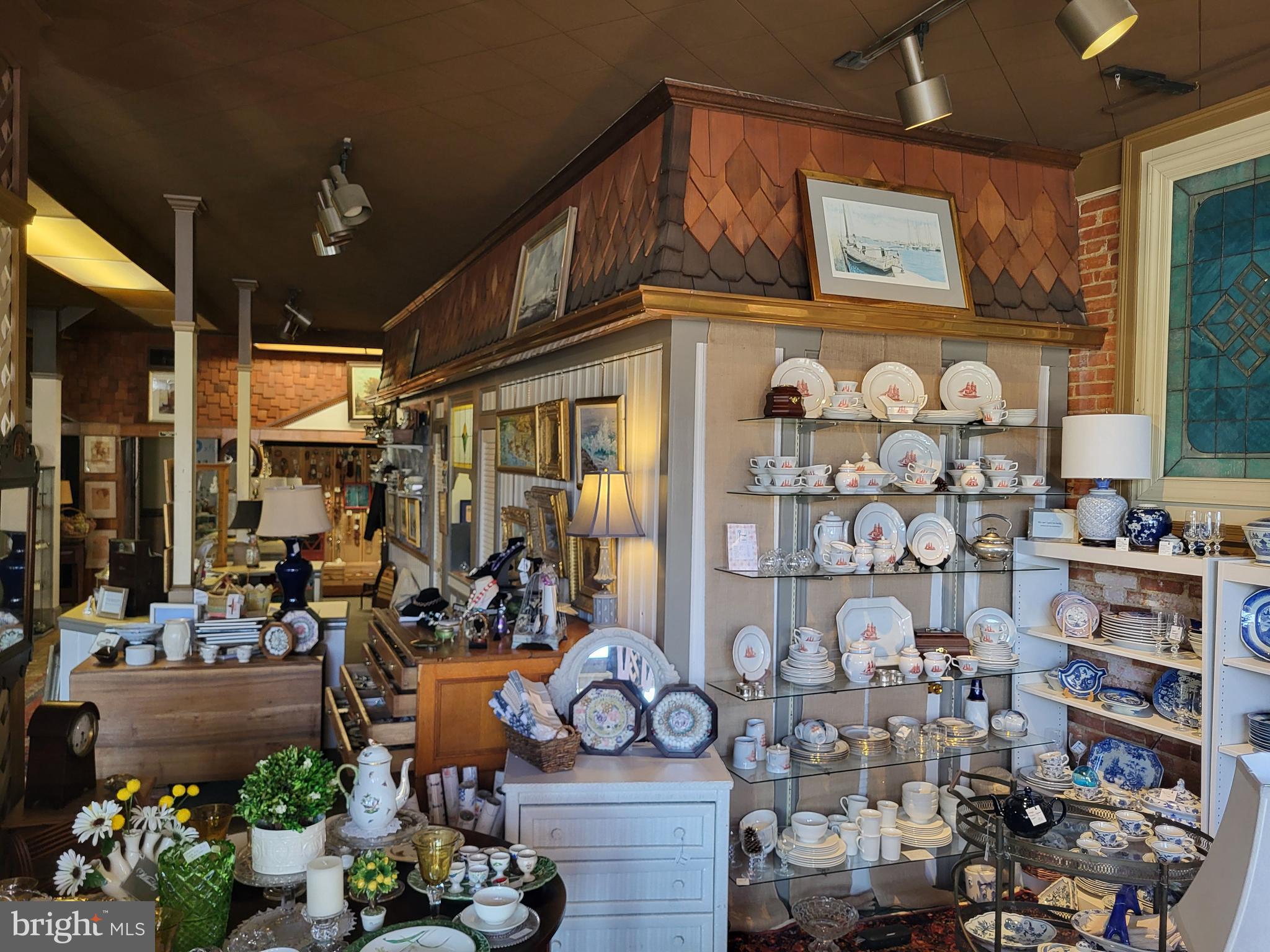 25 E DOVER STREET 25 / 27