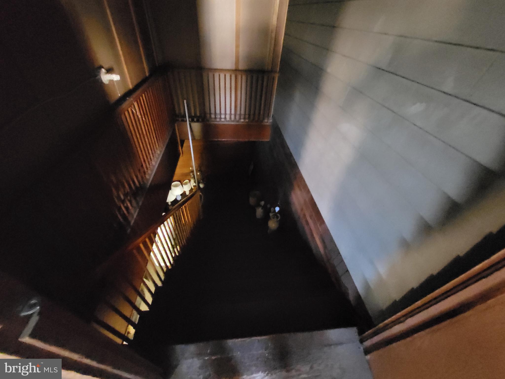 25 E DOVER STREET 25 / 27