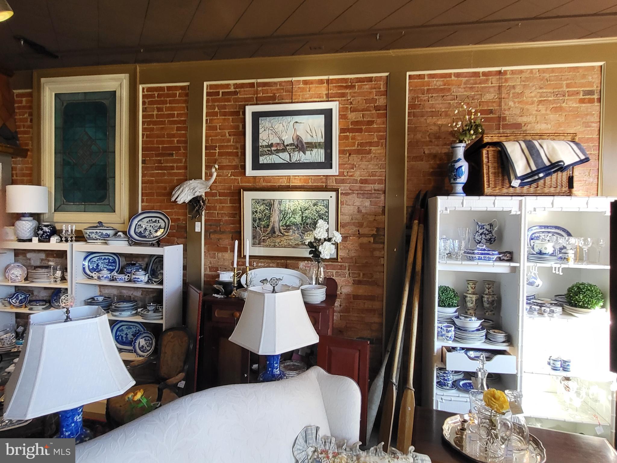 25 E DOVER STREET 25 / 27