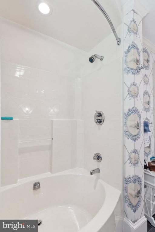 26025 Bachelors Harbor Dr