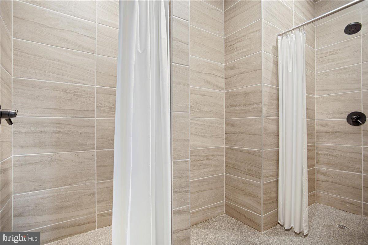 1260 Lake Michigan Dr