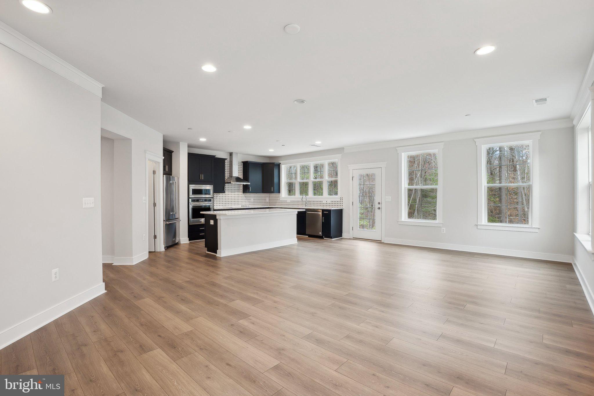 1260 Lake Michigan Dr