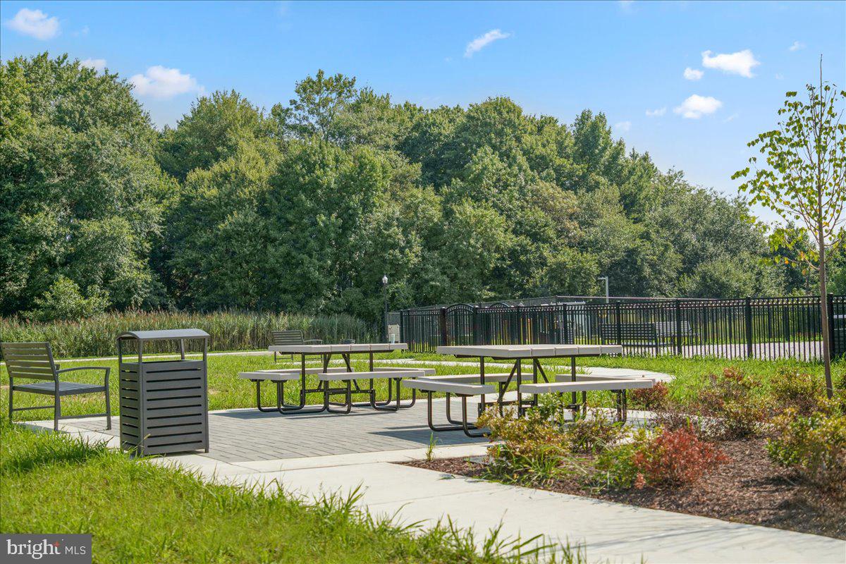 1260 Lake Michigan Dr