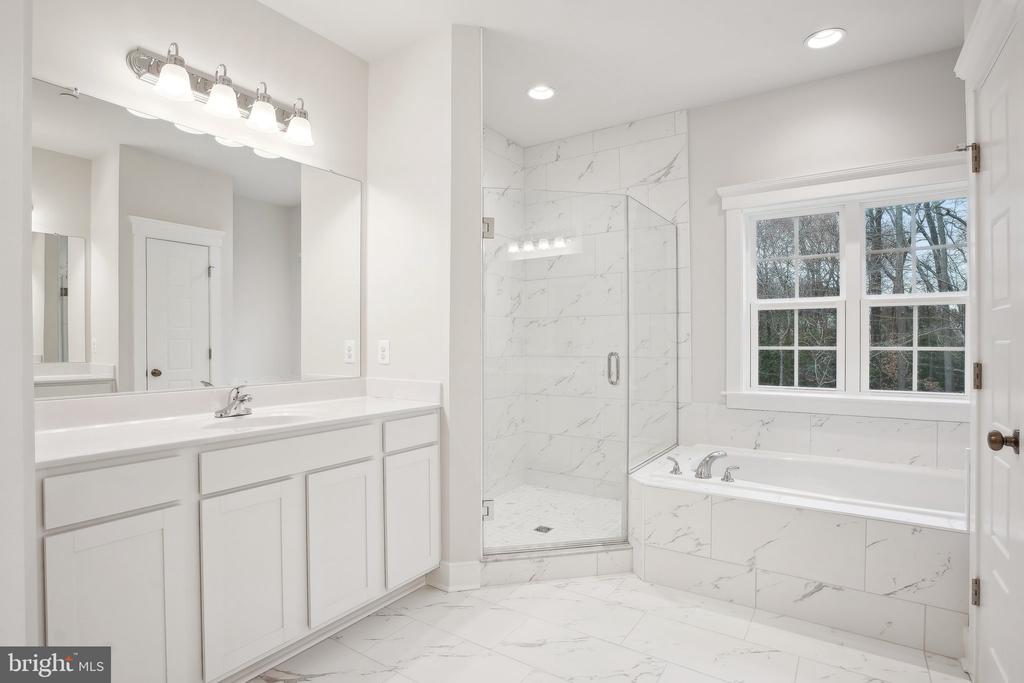1260 Lake Michigan Dr
