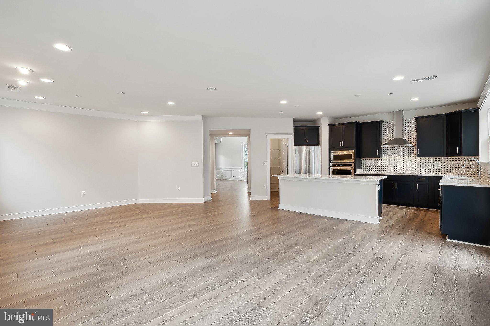 1260 Lake Michigan Dr