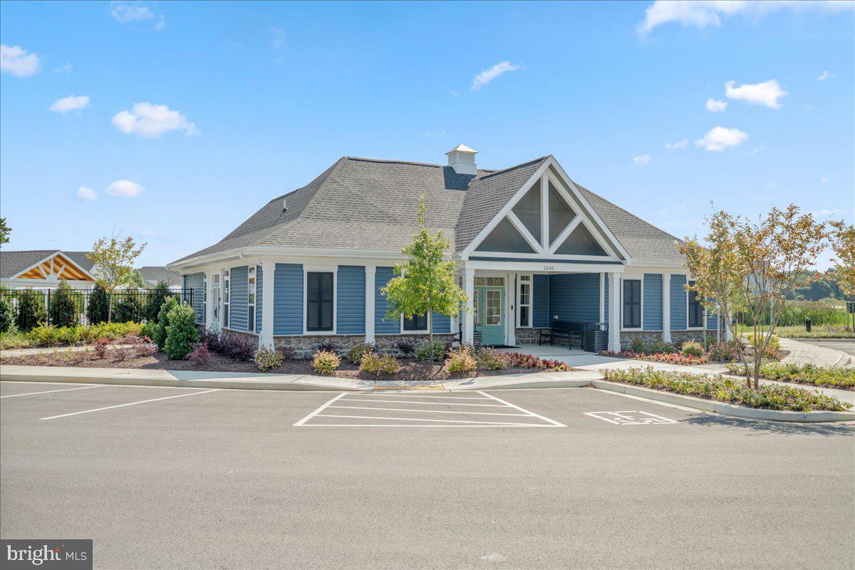 1260 Lake Michigan Dr