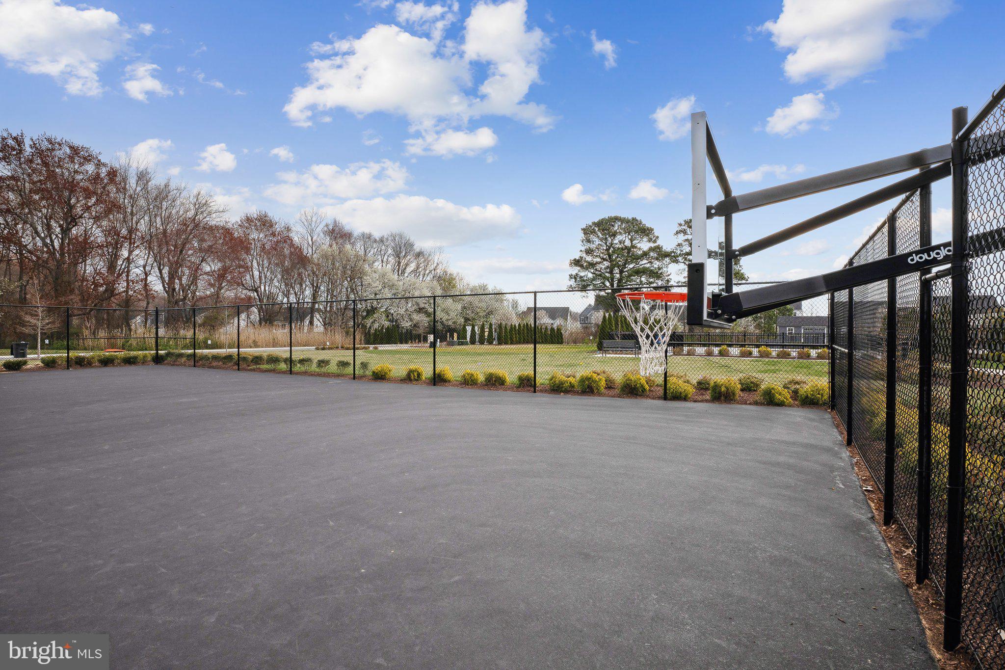 1260 Lake Michigan Dr