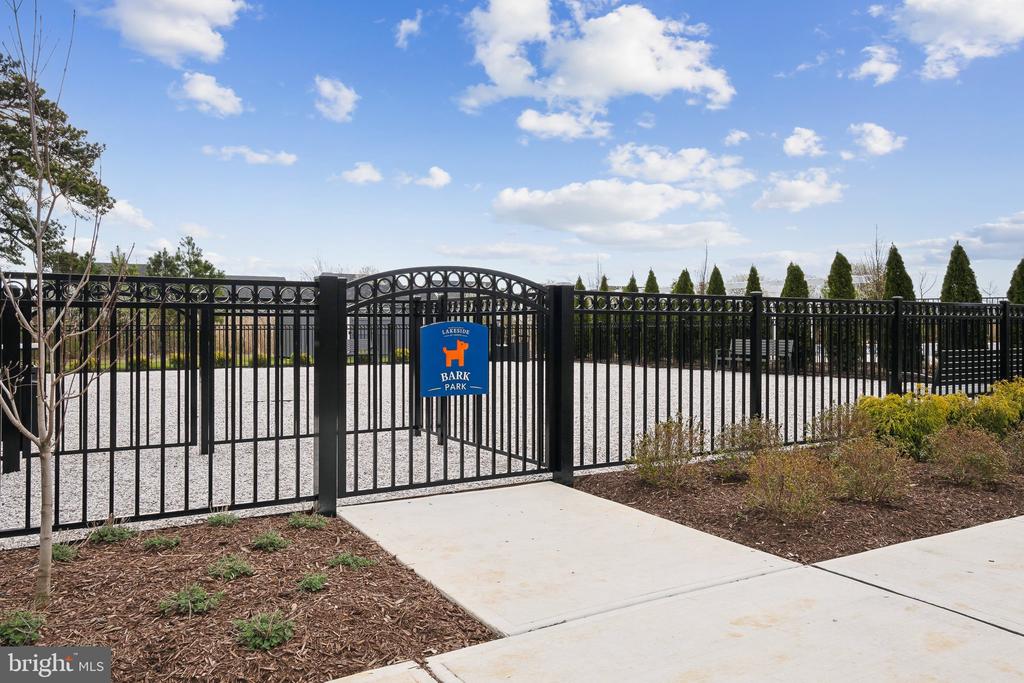 1260 Lake Michigan Dr